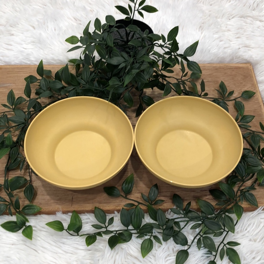 Tupperware bowls - Picture 3 of 10